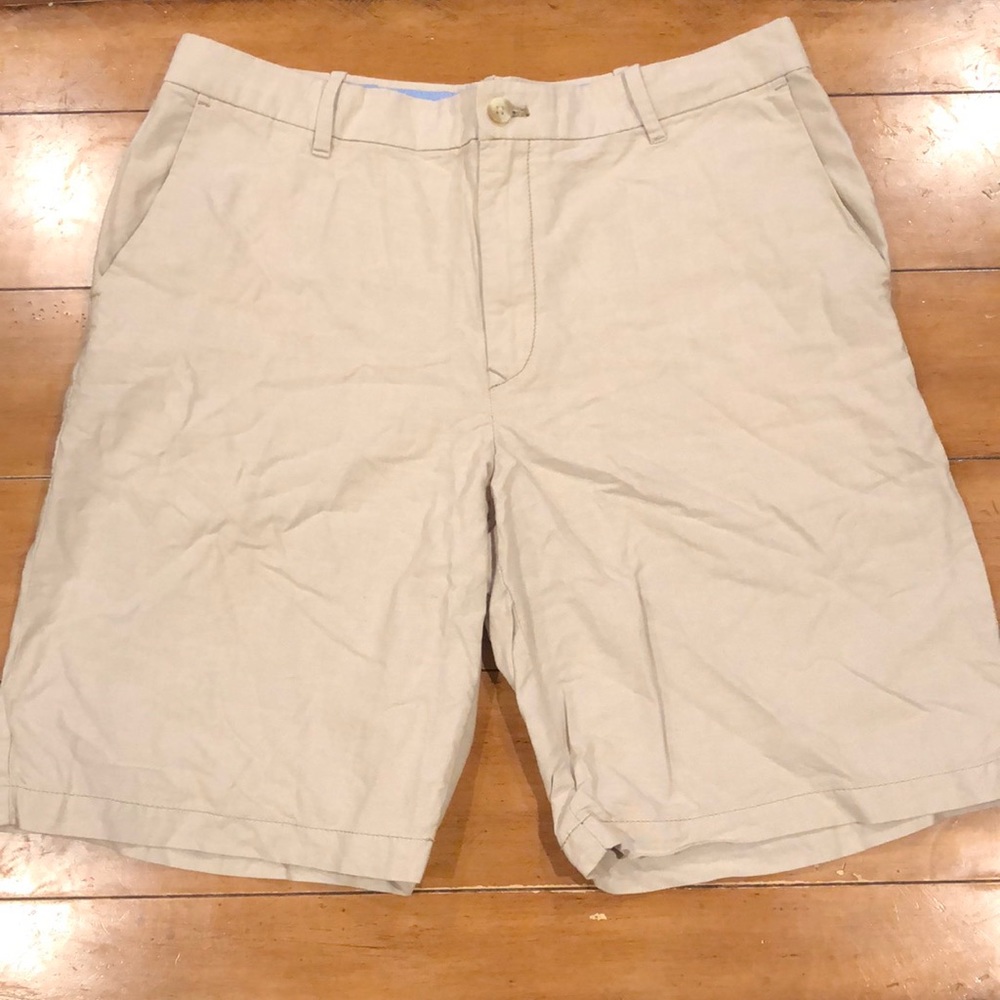 Size 36 Izod khaki shorts